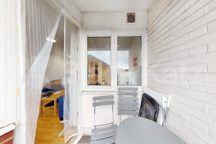 Top floor double studio with south facing balcony Tisdall House Barlow Street , Elephant and Castle